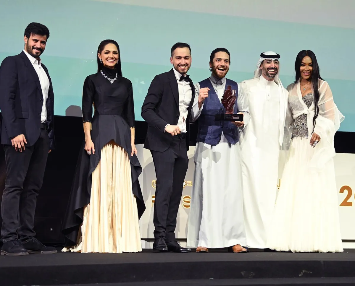 أبطال فيلم تمزُّق الحائز على جائزة أفضل فيلم سعودي - الصورة من حساب المهرجان على فيسبوك