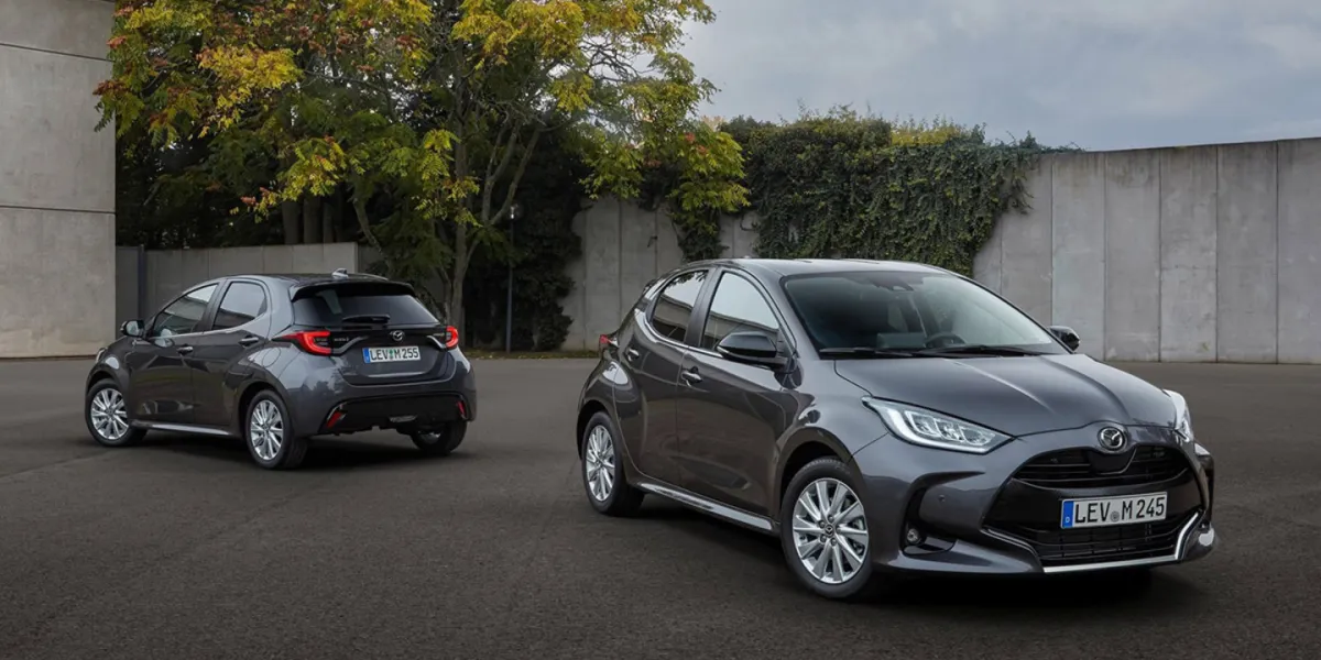 مازدا 2 لعام 2022 من الأمام ومن الداخل