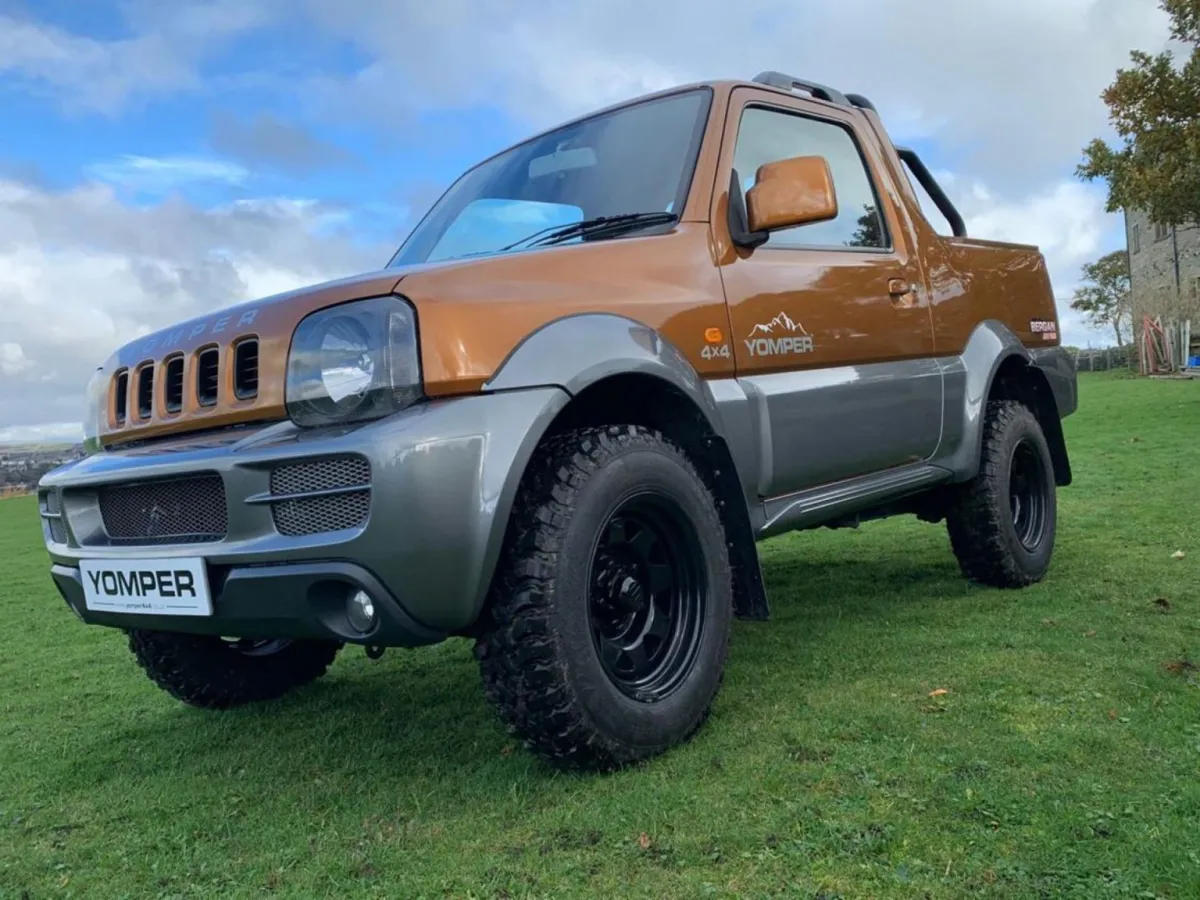 يومبر سوزوكي نظرة أمامية