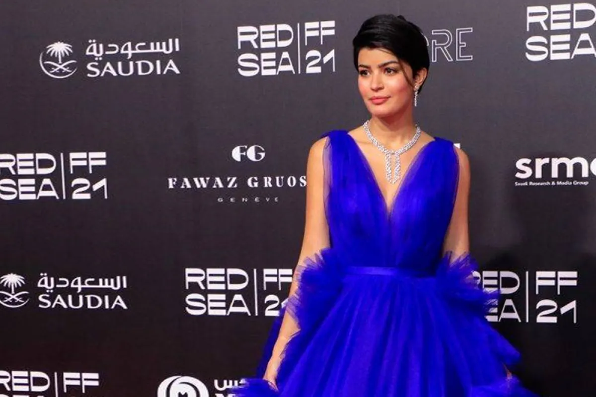 صورة تظهر أزياء الفنانة ميلا الزهراني