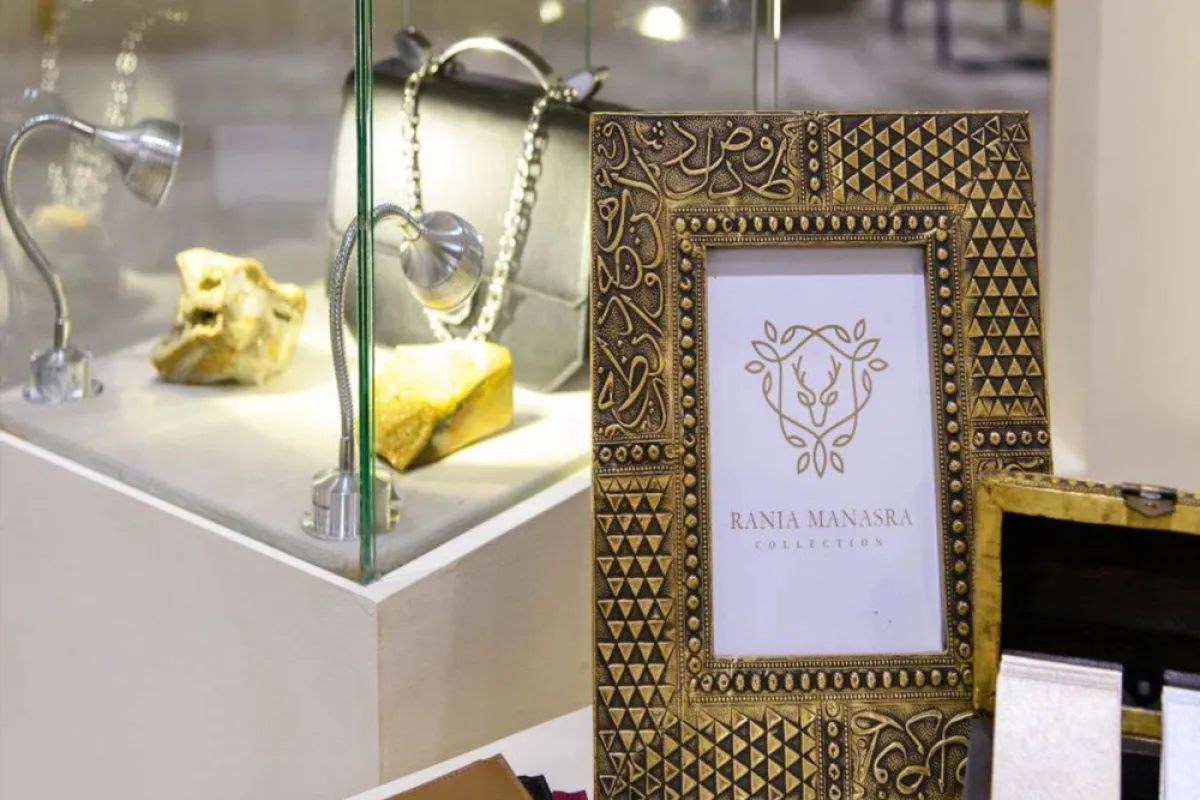 جانب من جناح مصممة الحقائب رانيا مناصرة