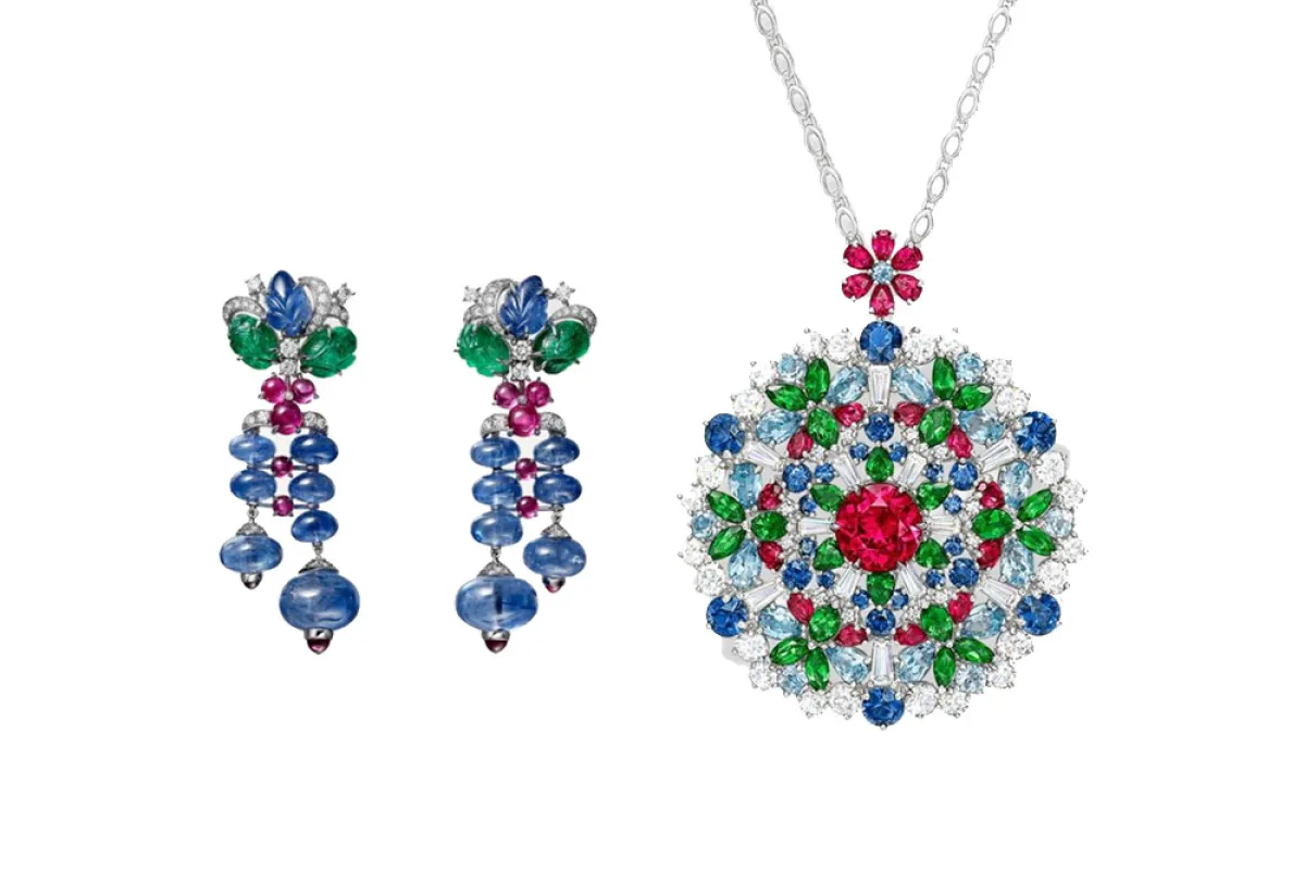 مجوهرات مُرصعة الأحجار الكريمة الملونة لأطلالة فخمة للعروس