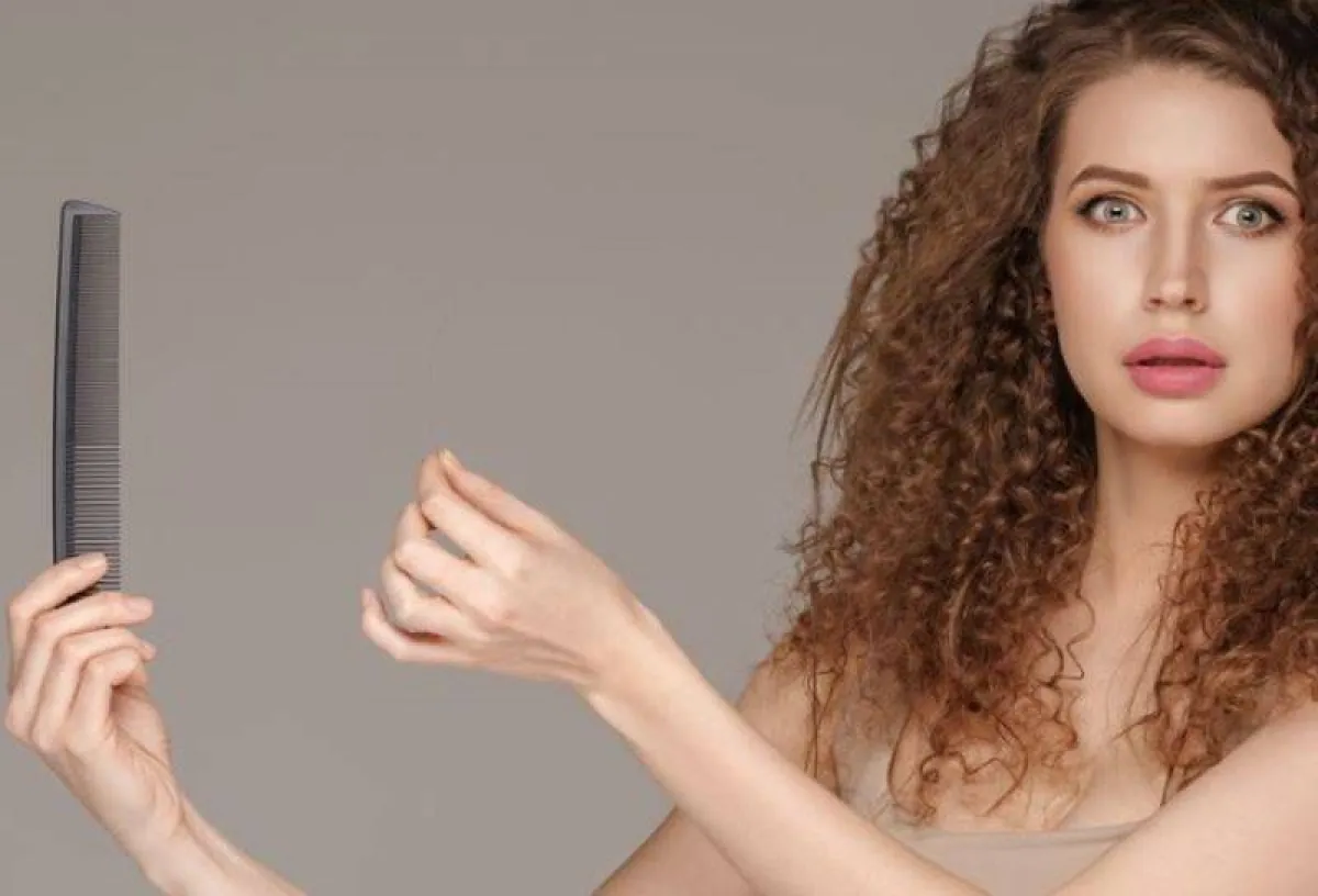 أسباب تساقط الشعر