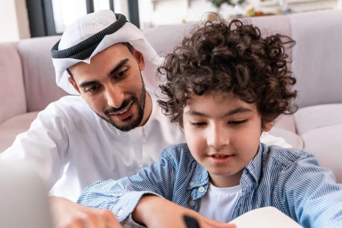 في اليوم العالمي للغة العربيةصغار شغوفون واختصاصيون ينصحون