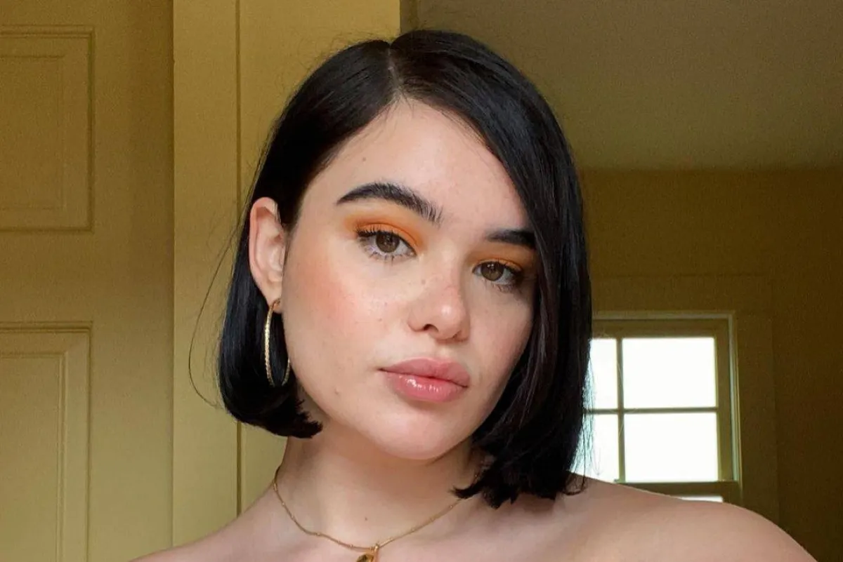 مكياج عيون باللون البرتقالي