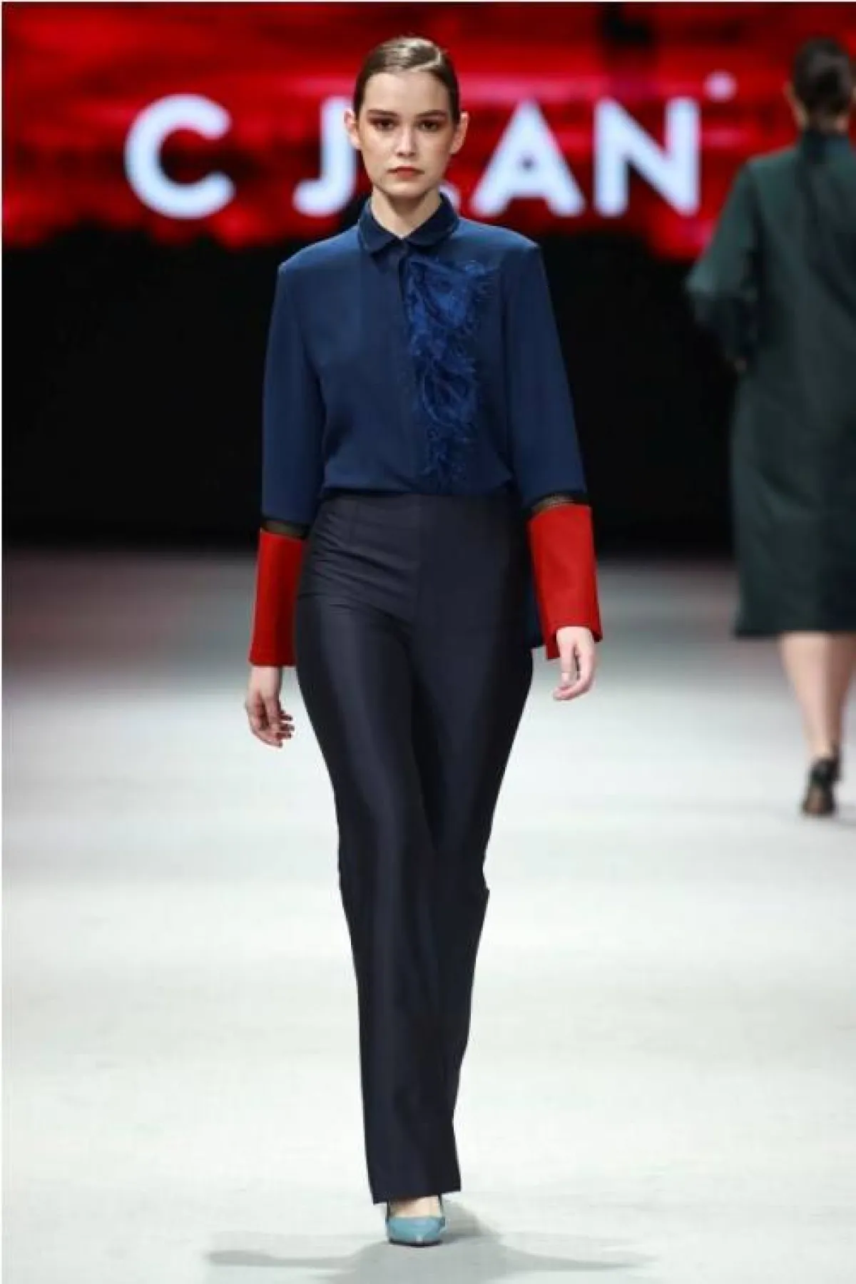 قميص باللون الكحلي من سي جين  C Jean