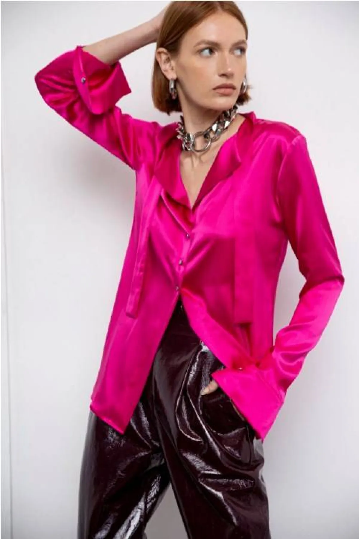 القميص باللون الزهري الغامق من دانام Daname