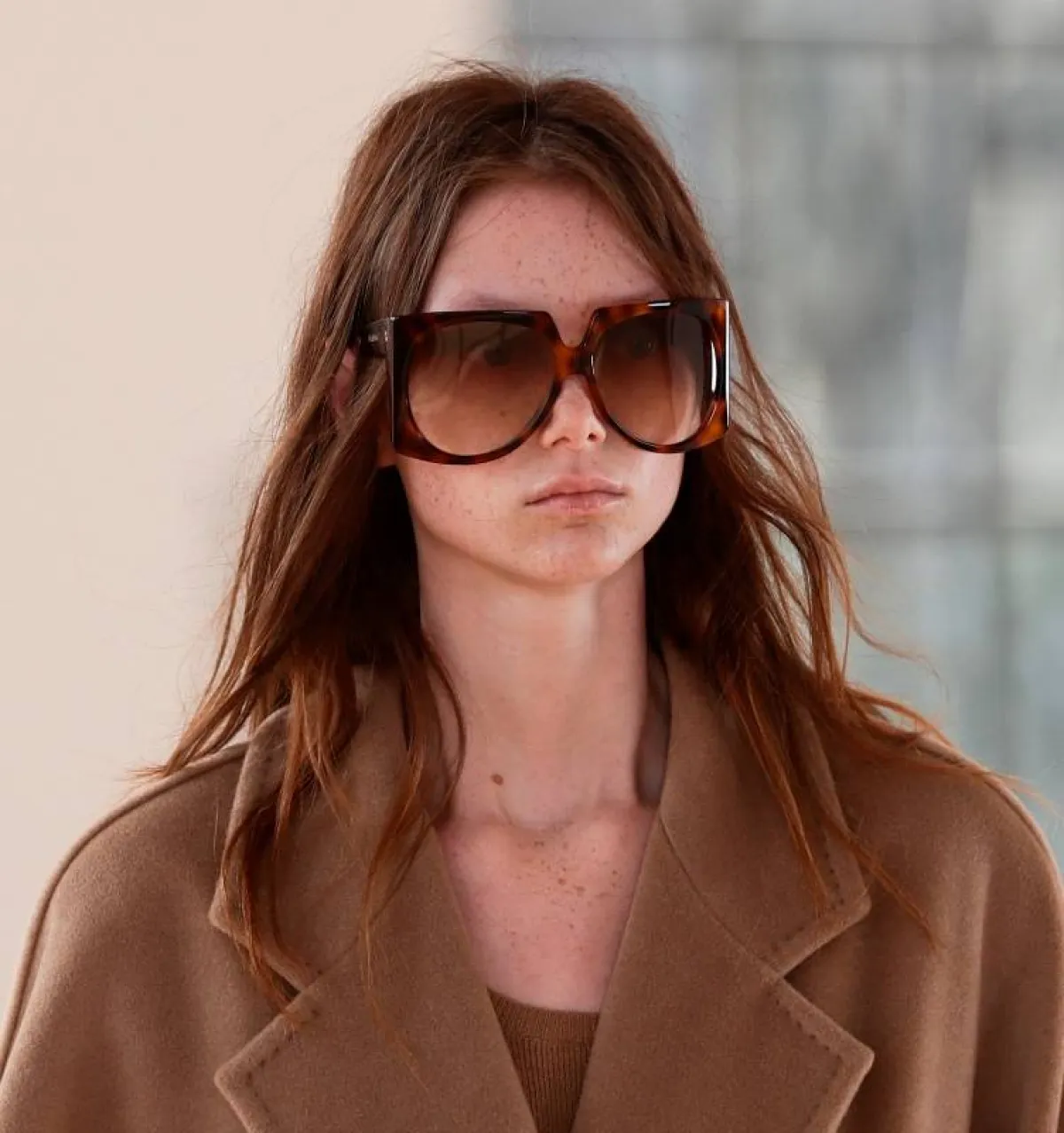 صيحة صبغة الشعر البني