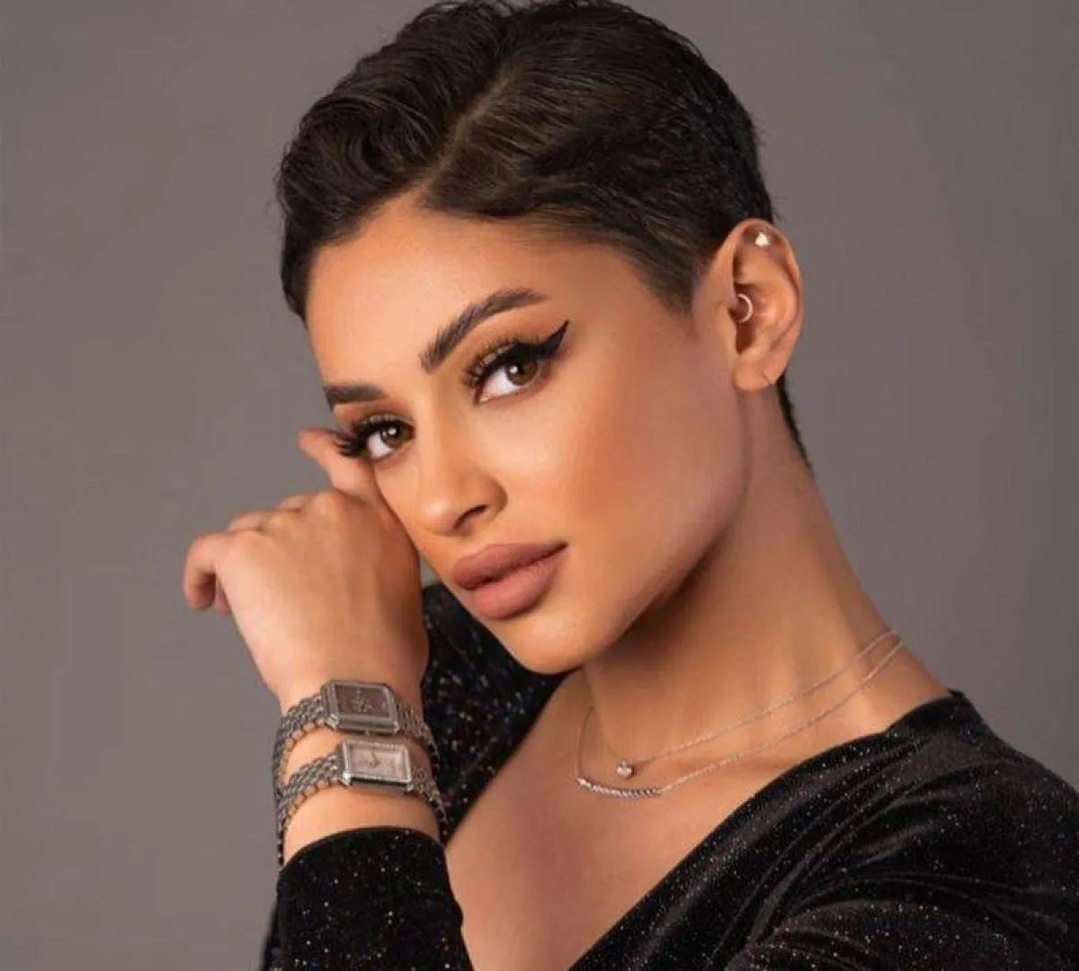 قصة شعر شوق الهادي