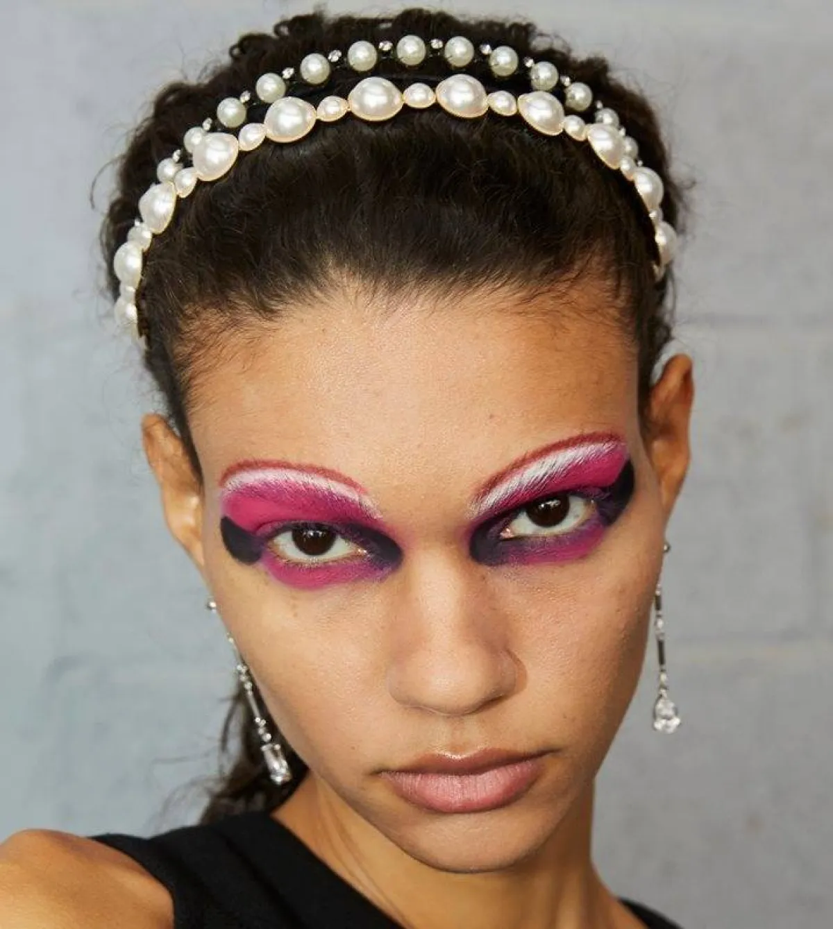 أيلاينر حسب شكل العين