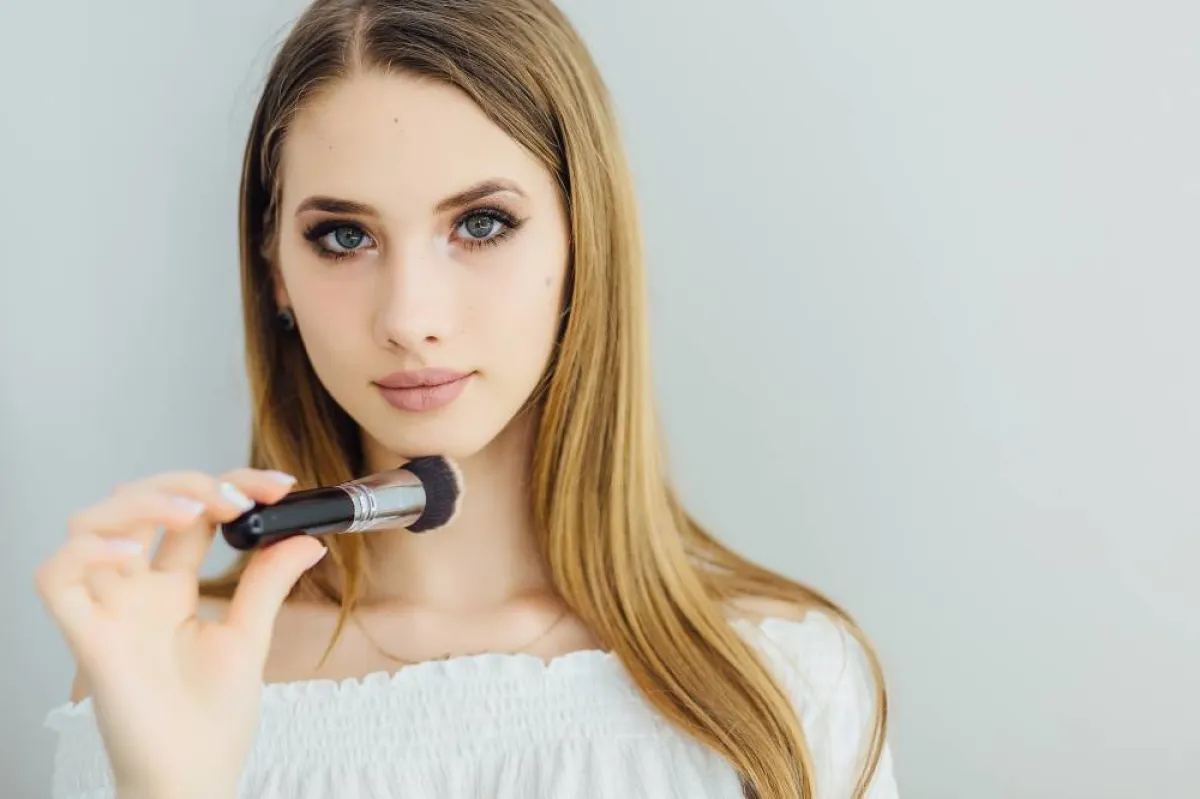 تطبيق مكياج البشرة الجافة