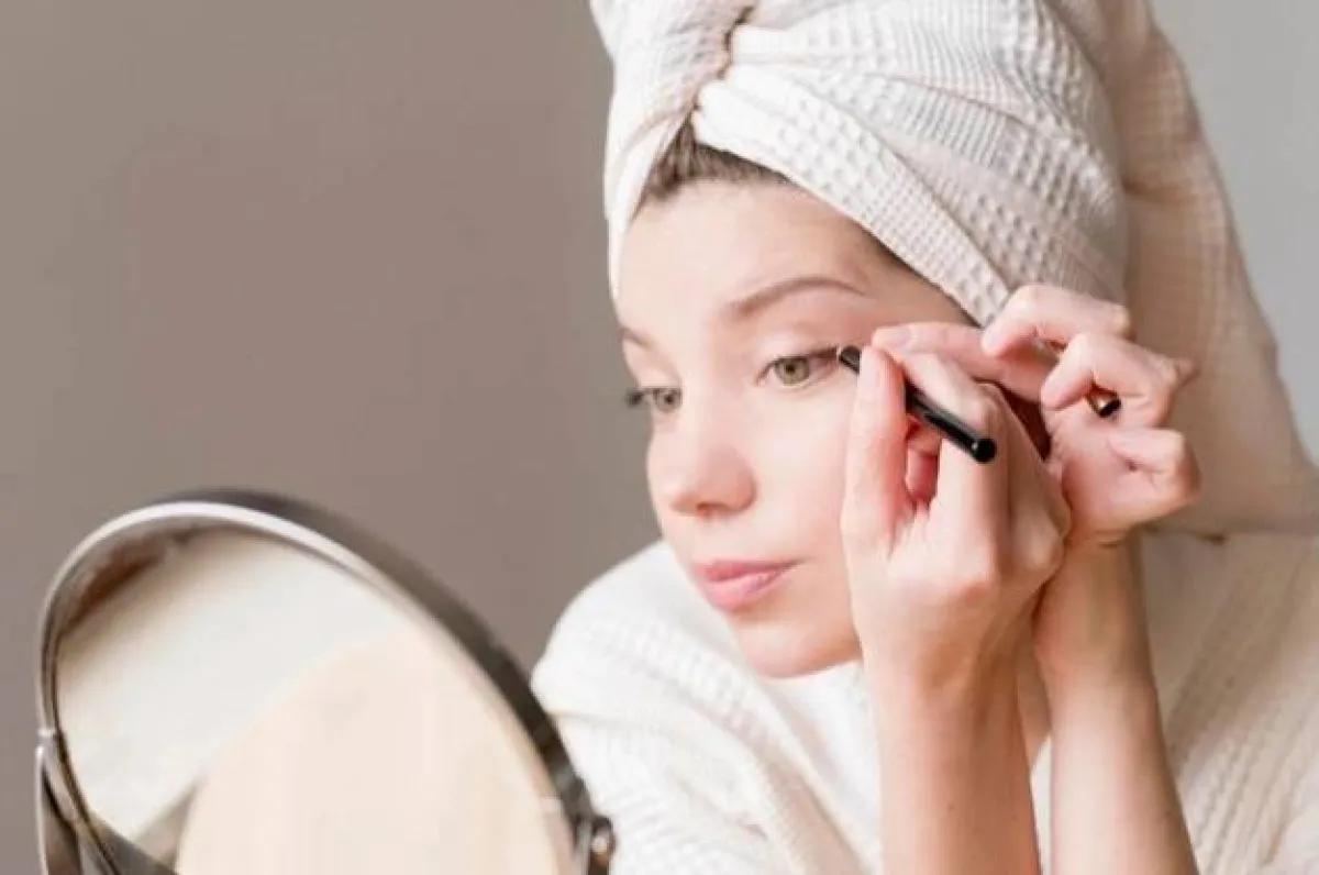 كيفية تثبيت الأيلاينر