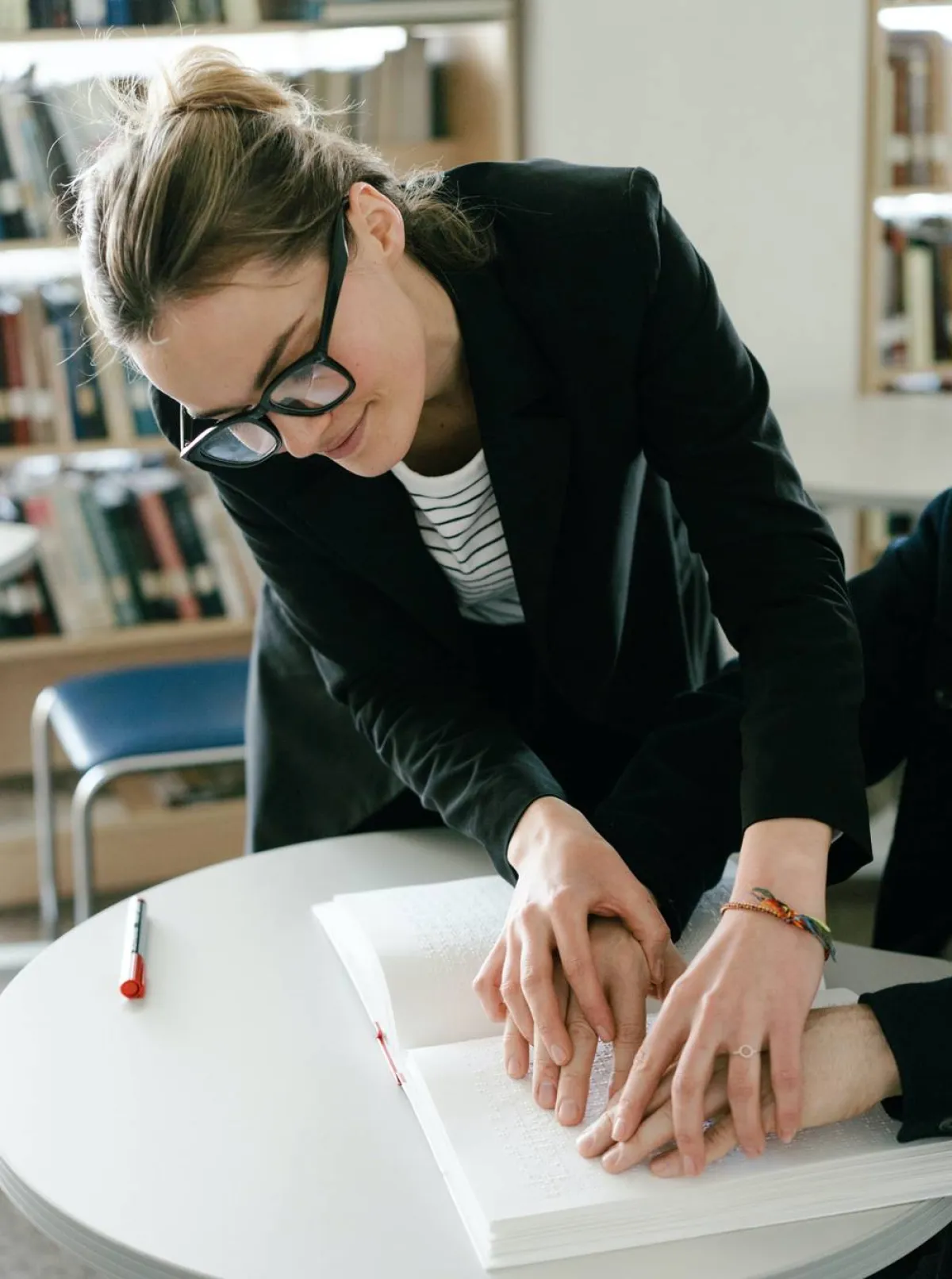 ماذا تفعل عندما تحتاج إلى مساعدة؟