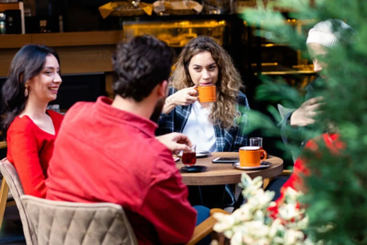 الرجل متعدد العلاقات