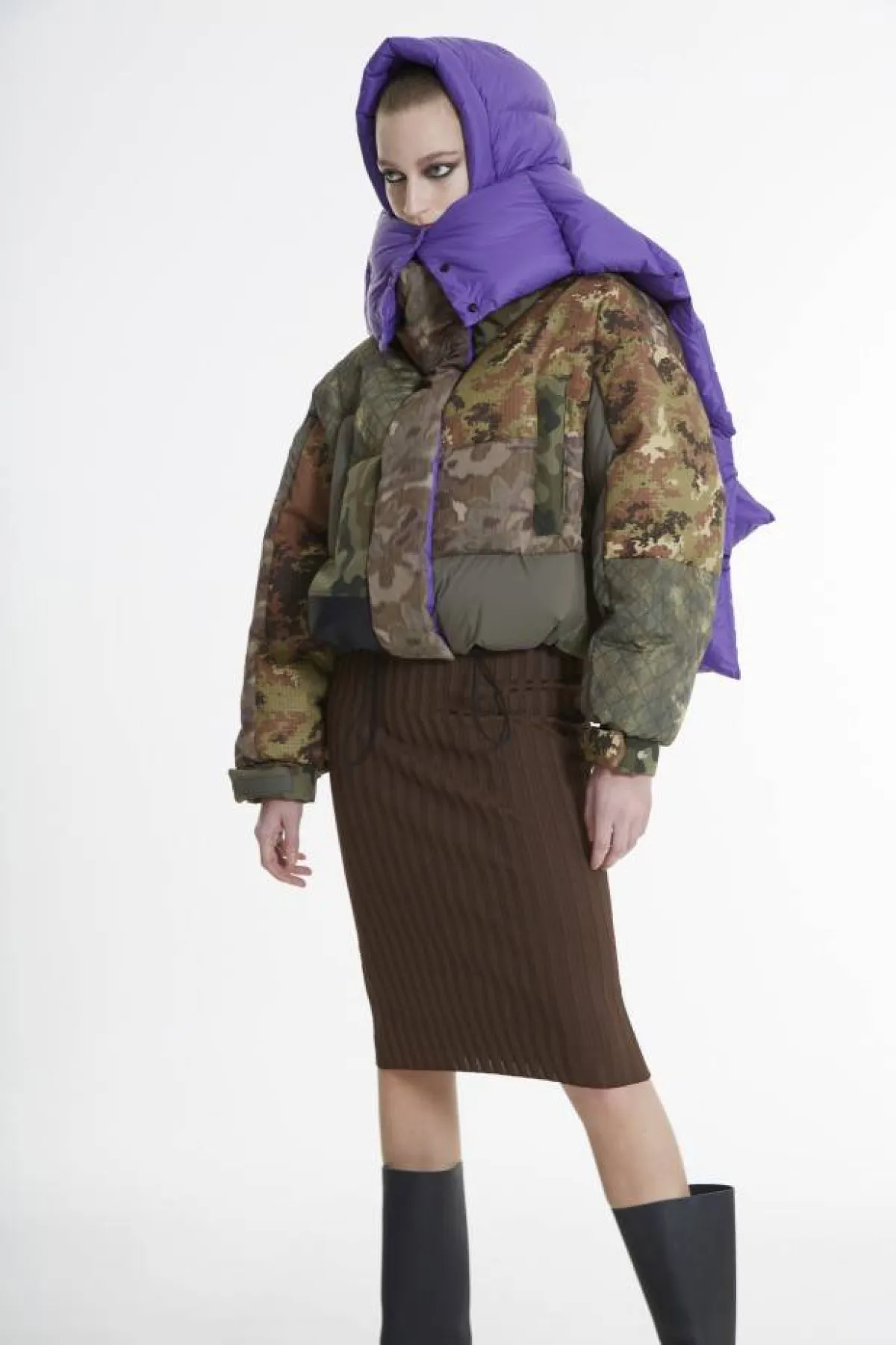 سترة قصيرة من بايكون 