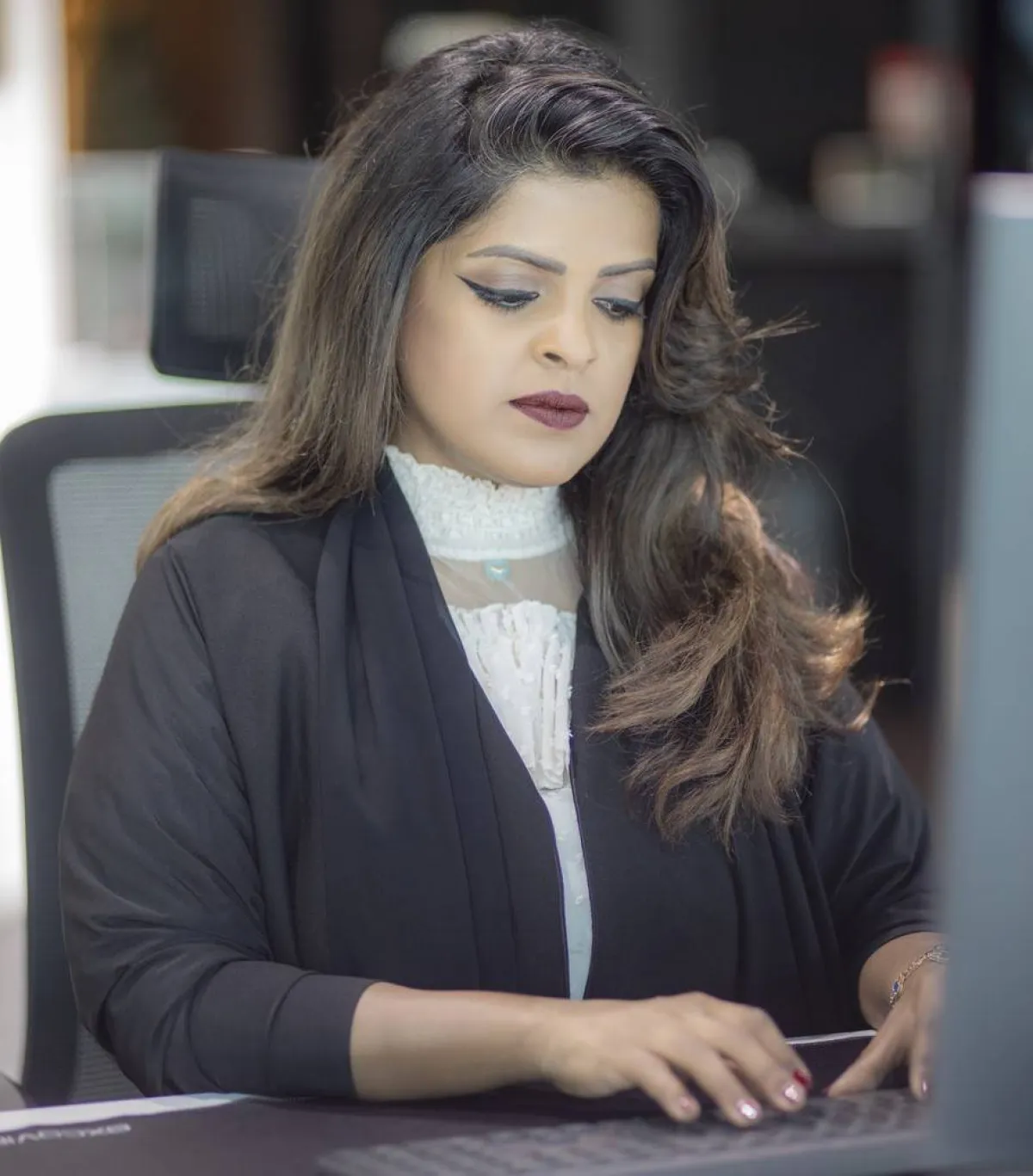 صورة المحاميّة إيمان الرفاعي