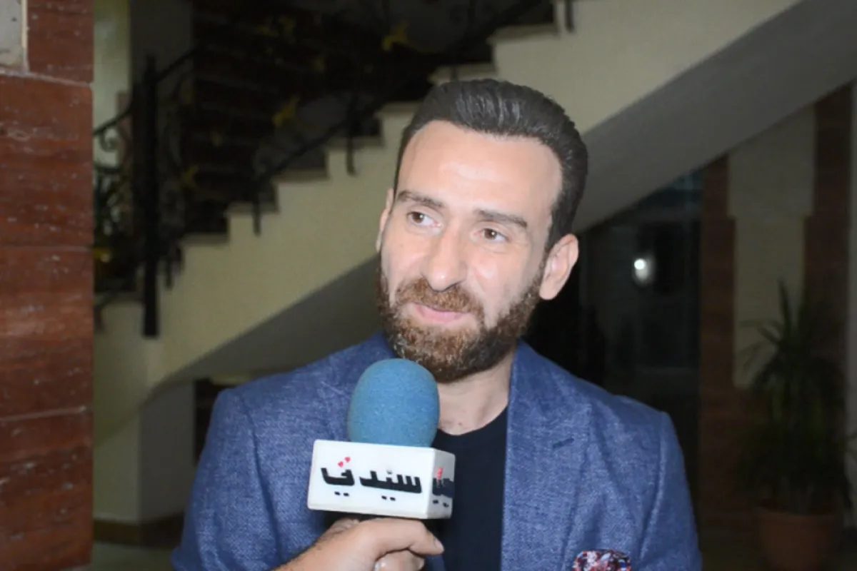 الفنان نضال الشافعي خلال لقائه بسيدتي - الصورة خاصة بسيدتي
