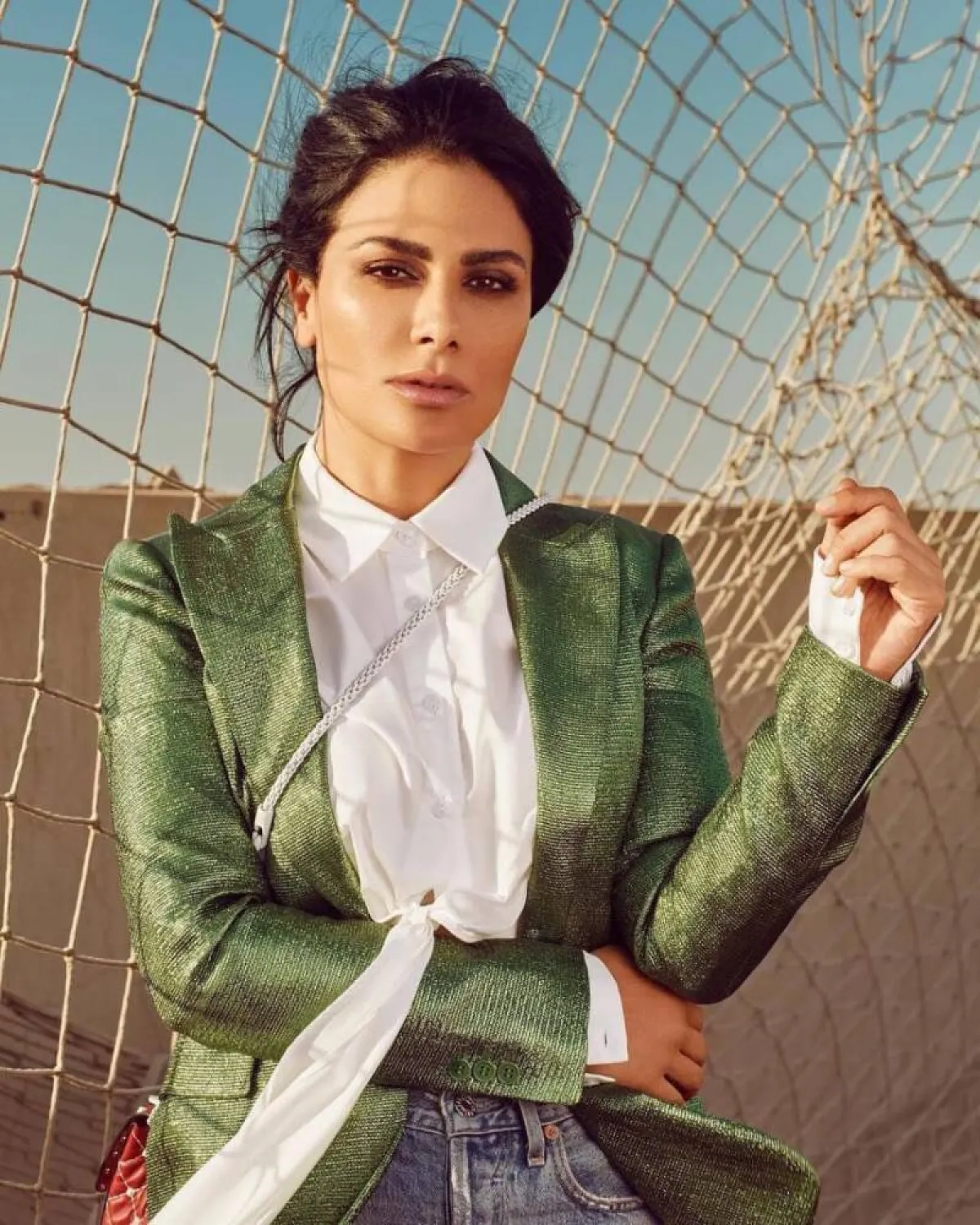 صبا مبارك بإطلالة كاجوال باللون الأخضر