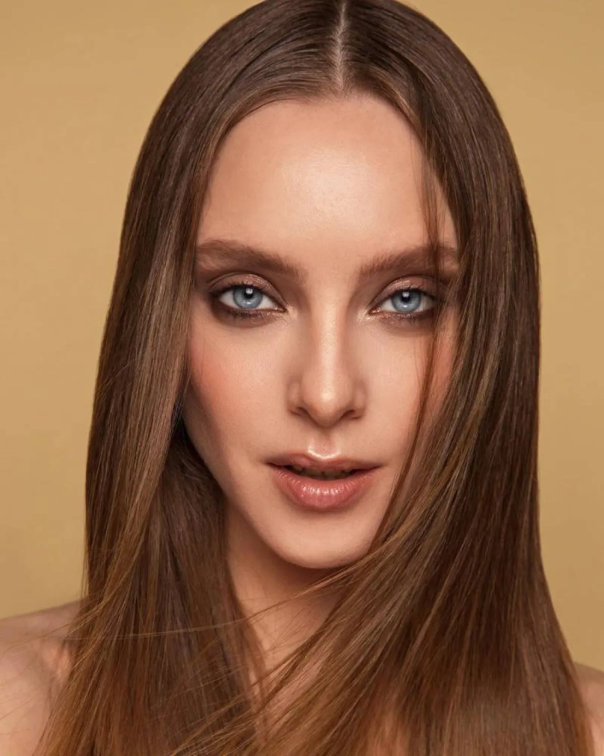 خطوات تطبيق مكياج نيود