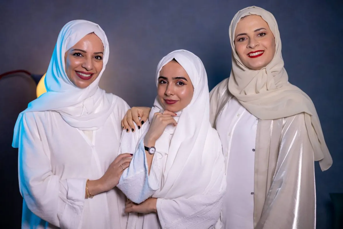 صورة آلاء أحمد- موزة الزعابي - صفية الشحي