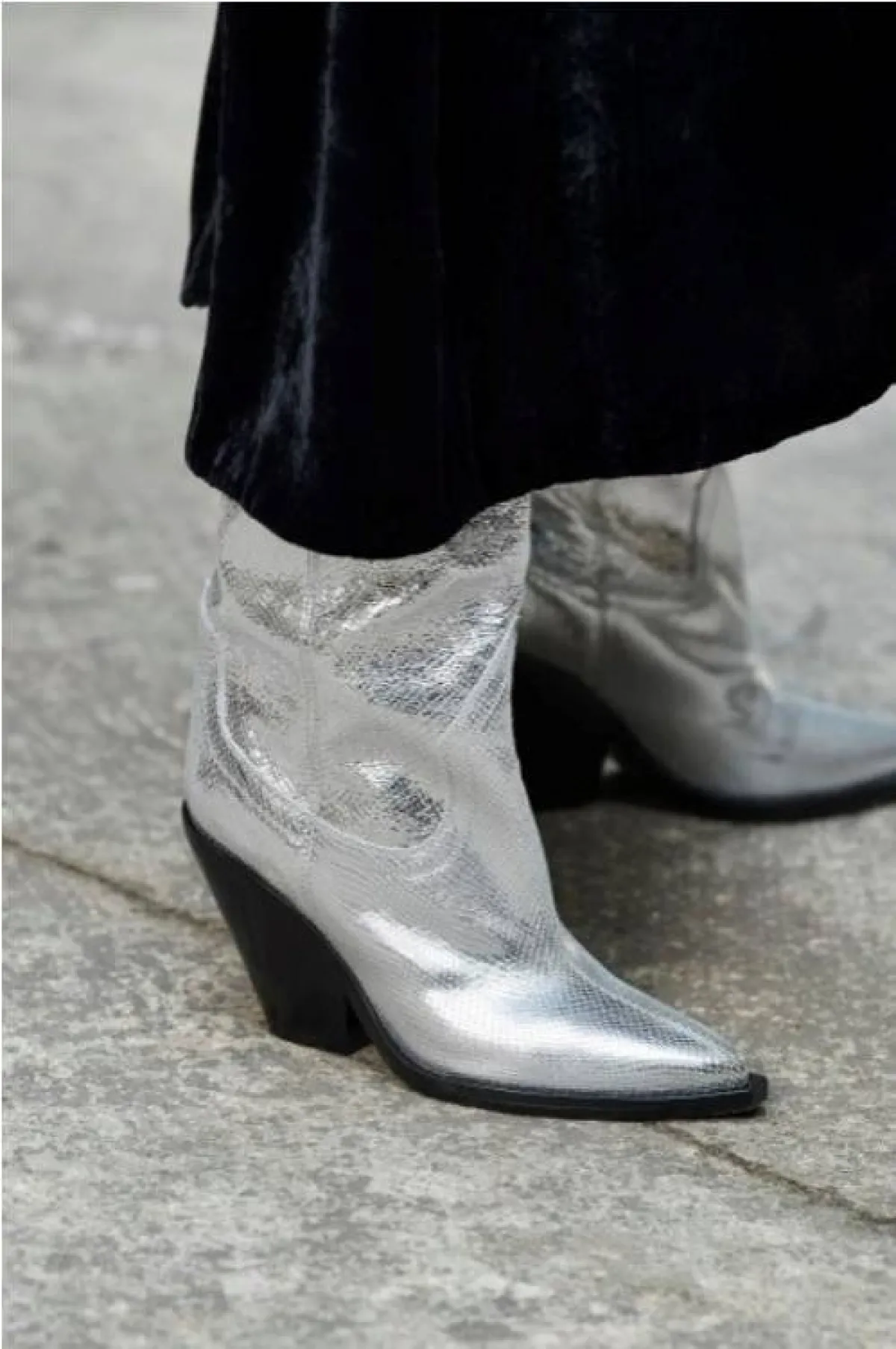 حذاء معدني من إيزابيل ماران   Isabel Marant