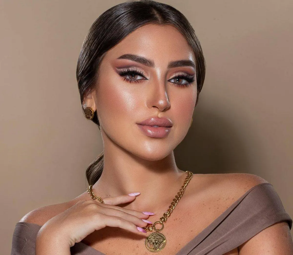 مكياج لليوم الوطني الإماراتي 2021