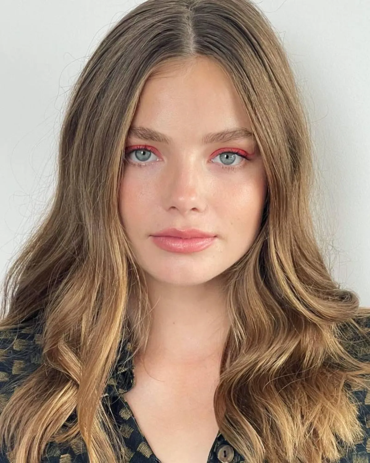 مكياج بالألوان الزاهية