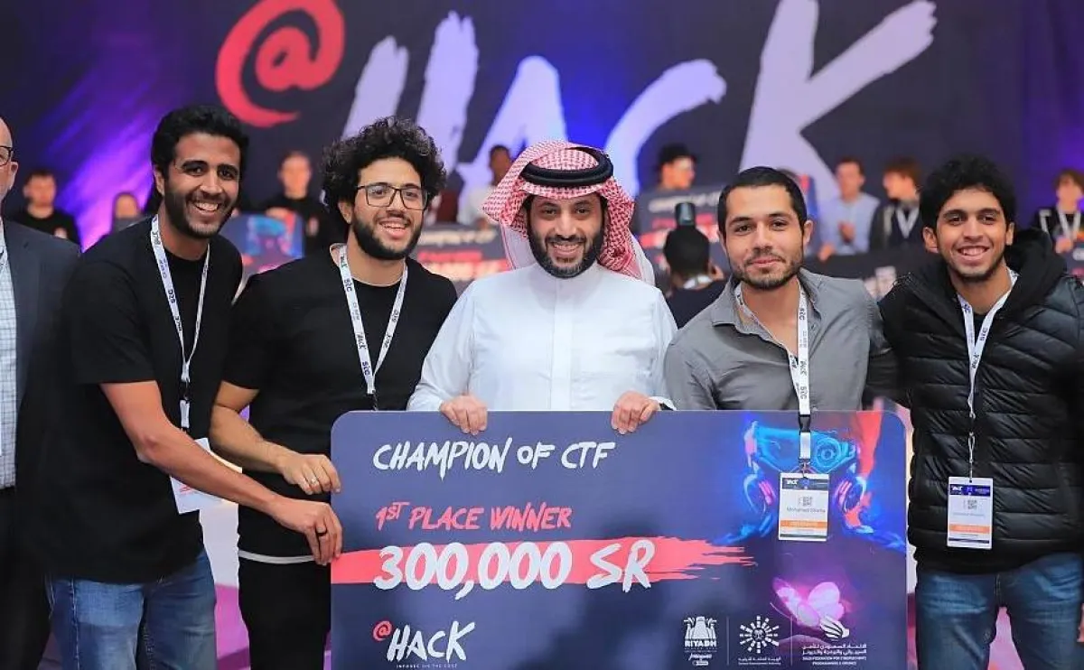 كرم رئيس هيئة الترفيه الفائزين والفائزات. الصورة من "واس"