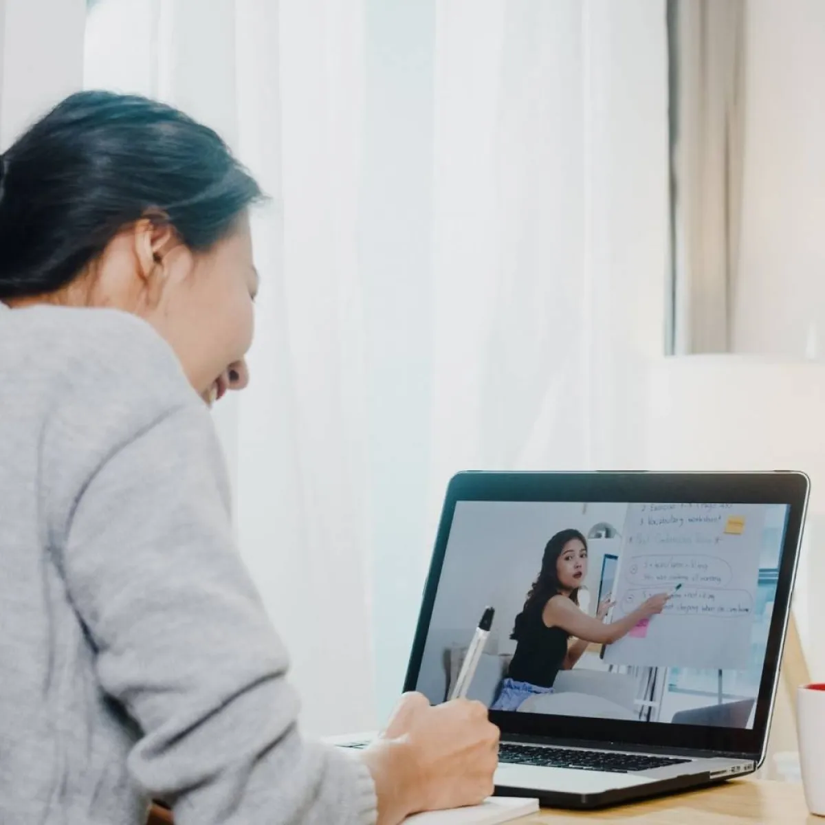 لقاء عبر الإنترنت