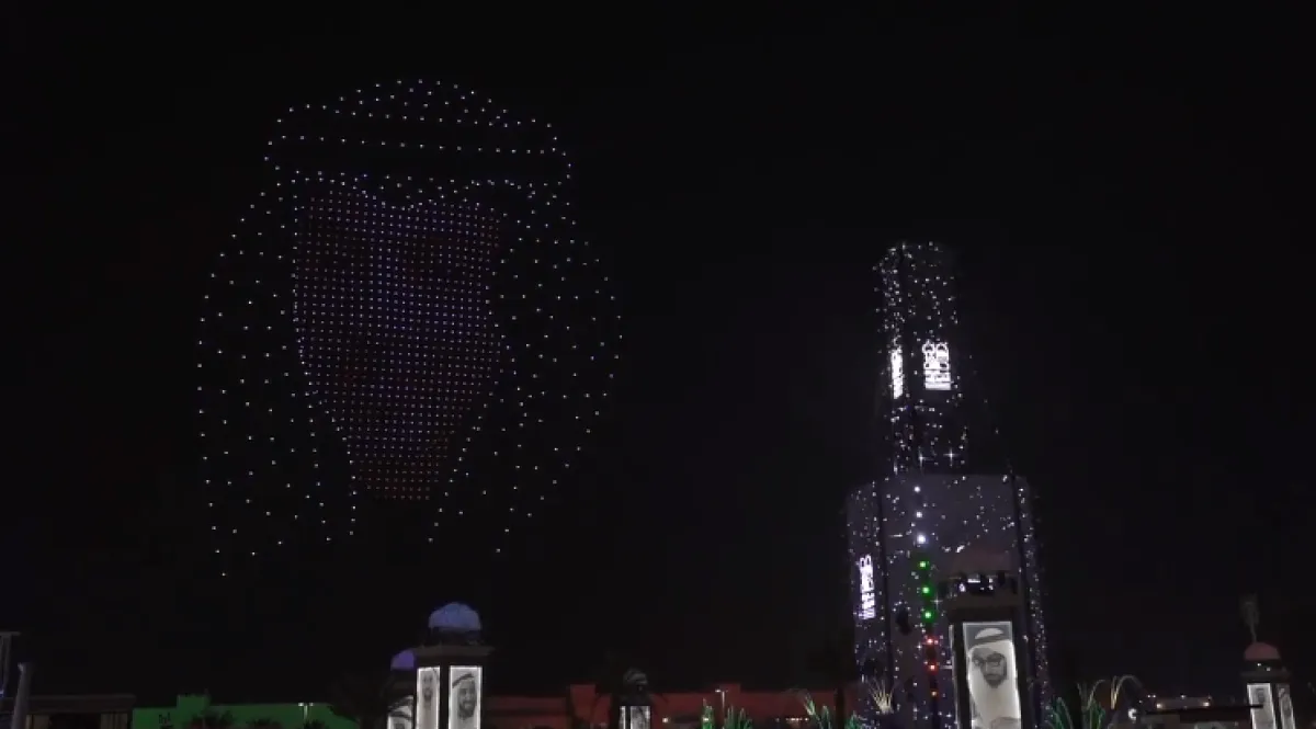 الدرونز تزين سماء الإمارات - الصورة من حساب مهرجان الشيخ زايد