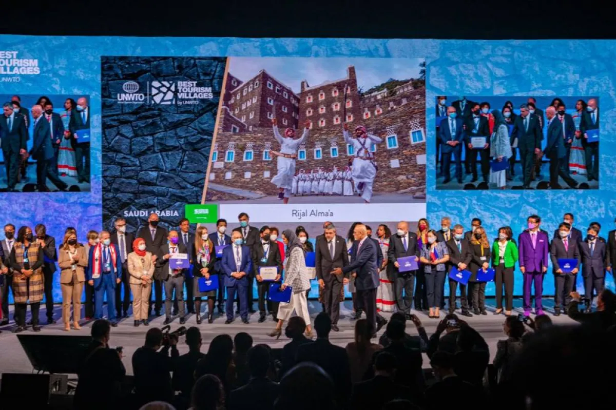 منظمة السياحة العالمية تدرج قرية "رجال ألمع" السعودية في قائمة أفضل القرى السياحية بالعالم - الصورة من حساب وزير السياحة السعودي على تويتر