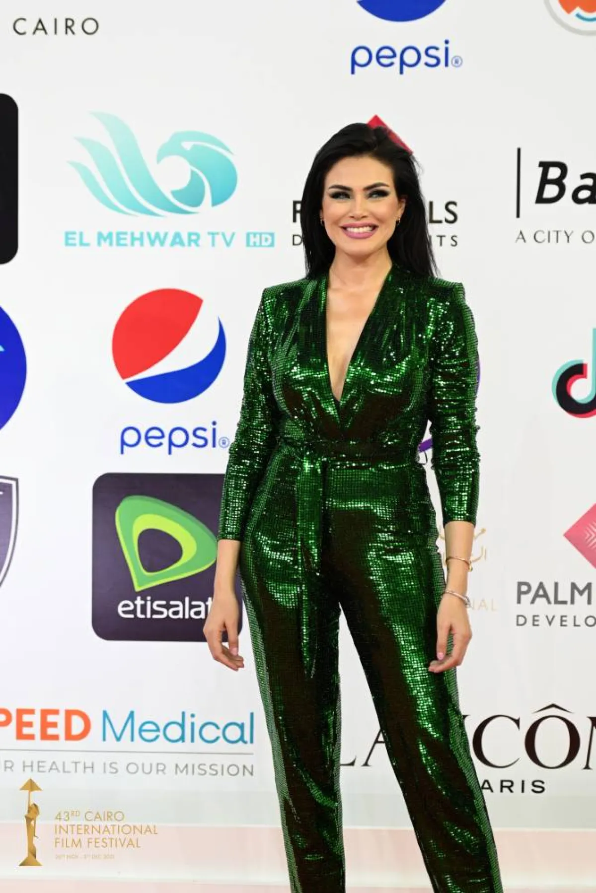 دارين حداد - الصورة من المسؤول الإعلامي لمهرجان القاهرة السينمائي