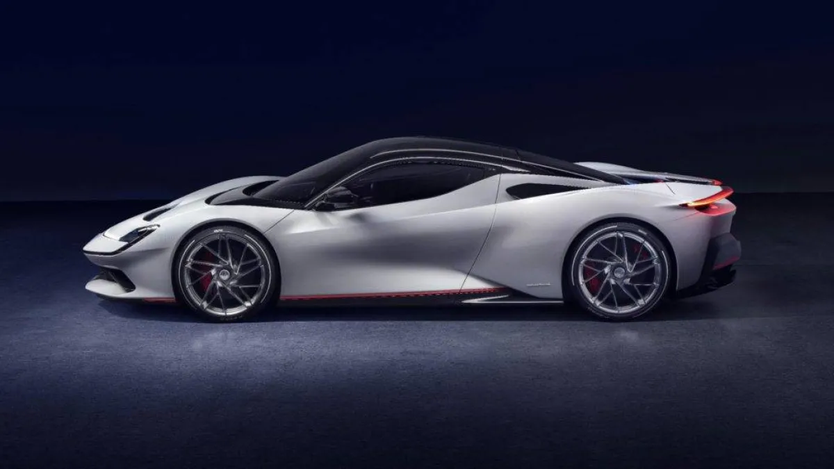  بينينفارينا الإيطالية تطلق سيارتها 