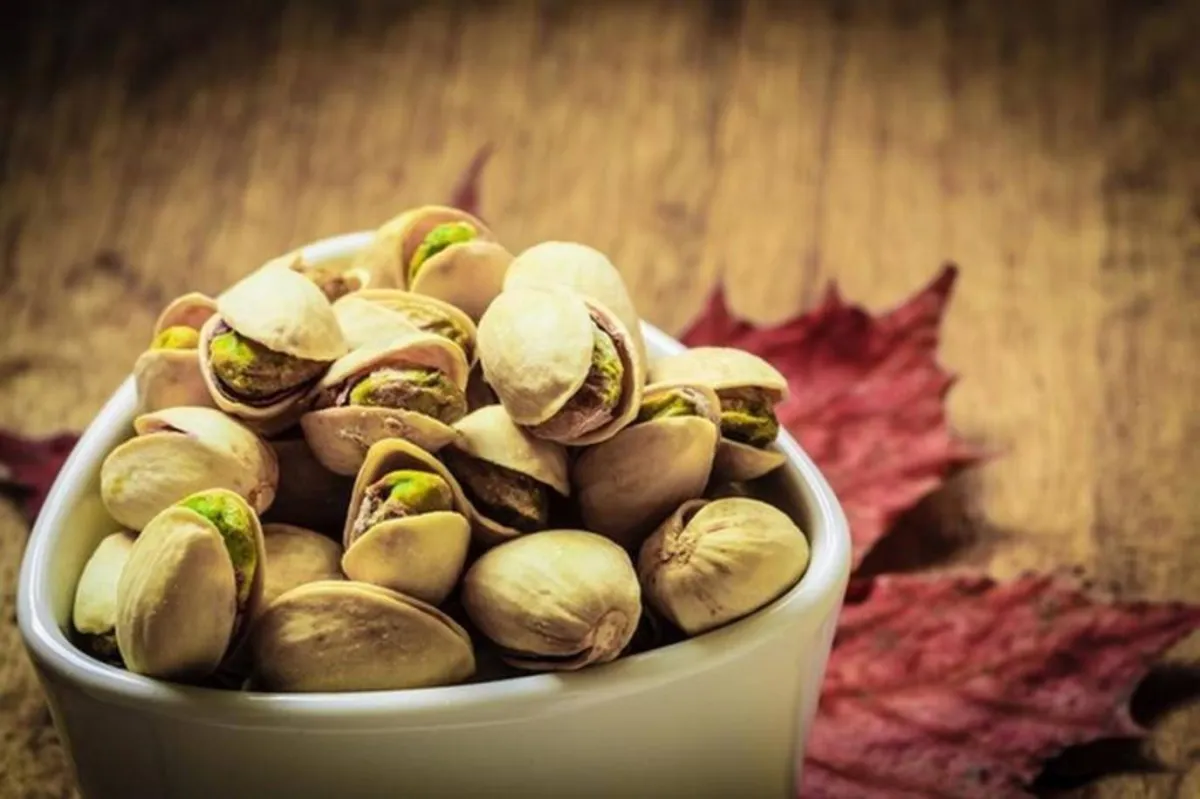 صورة لحفنة من الفستق