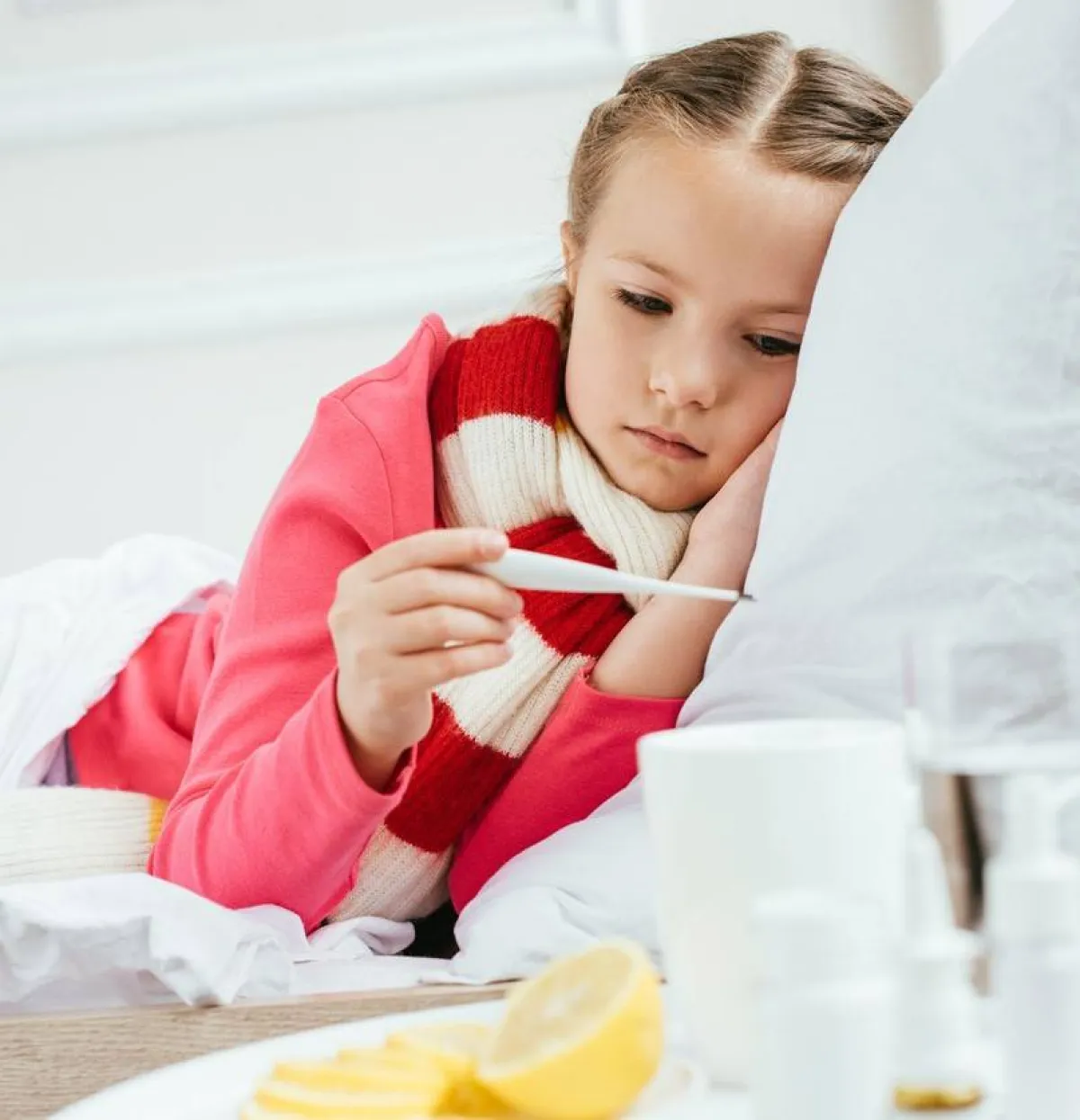 صورة لطفلة تعاني من ارتفاع الحرارة