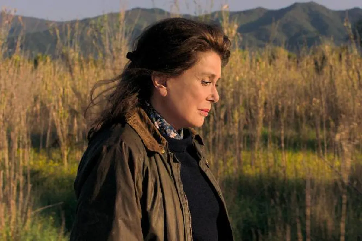 كاترين دونوف في مشهد من فيلم "الوداع ليلا" الصورة من موقع جريدة" لوموند"