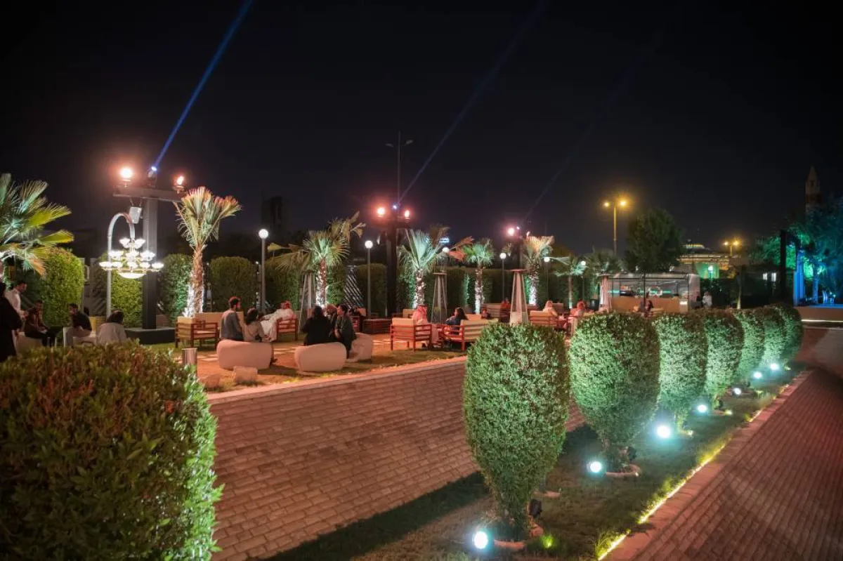  المعرض الفني الثالث هنا، الآن