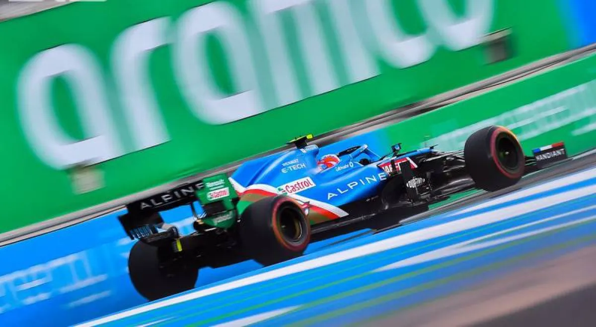 هاميلتون في مركز الانطلاق الأول بسباق اليوم بعد تجربة اسفرت عن زمن قدره 1.27.511دقيقة 