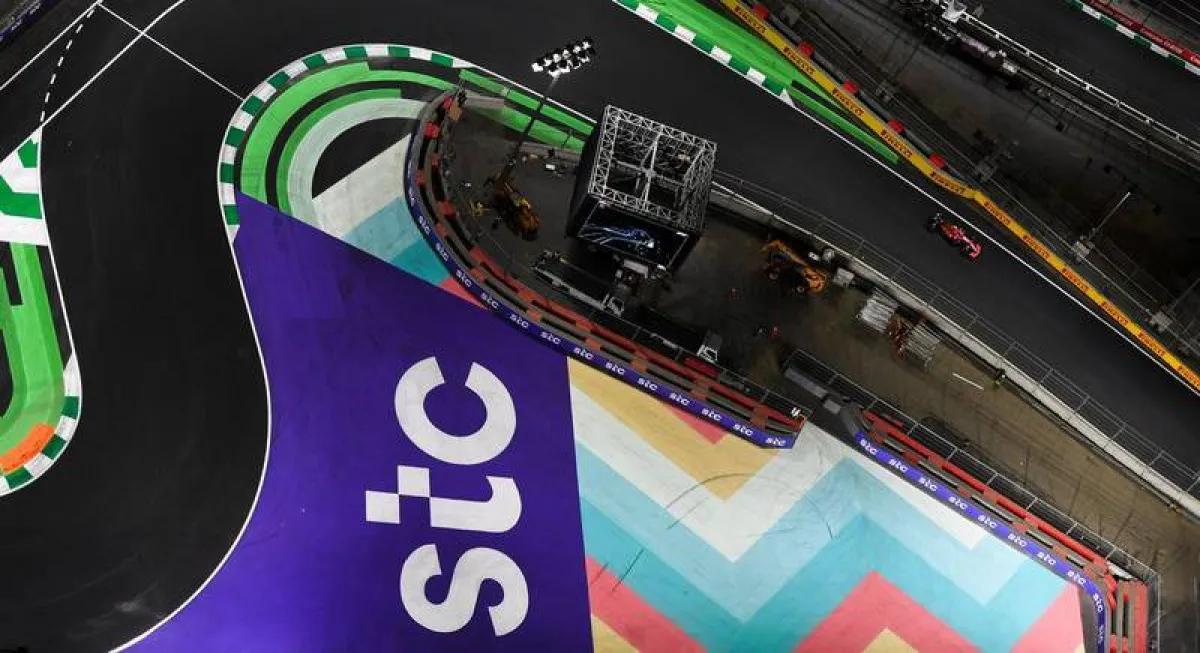 هاميلتون في مركز الانطلاق الأول بسباق اليوم بعد تجربة اسفرت عن زمن قدره 1.27.511دقيقة 