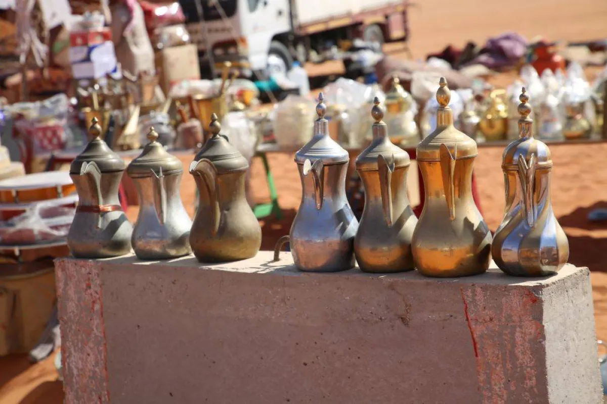 صورة تظهر الاواني التراثية