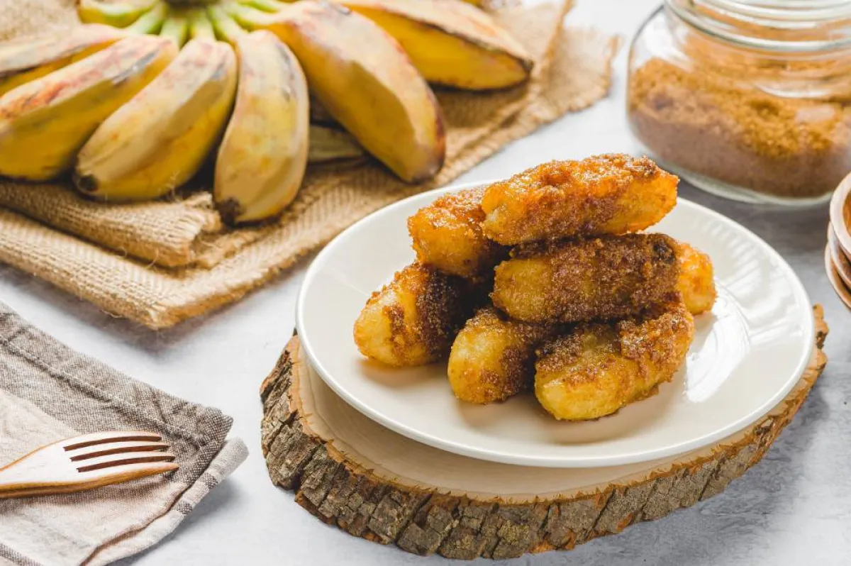 Banana Cue  إحدى الوجبات الخفيفة ذات الشهرة الواسعة في الفلبين