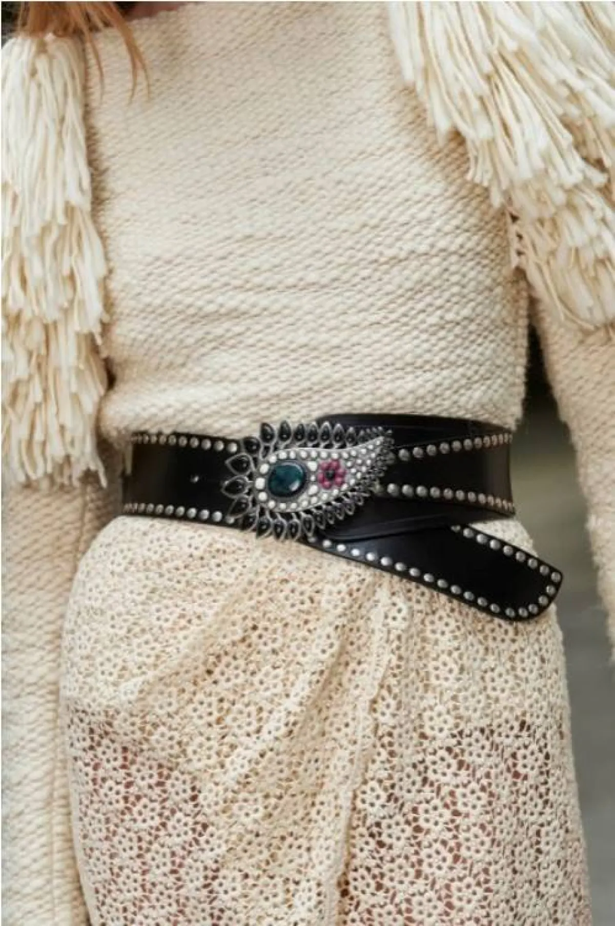 إكسسوار باللون الأسود من إيزابيل ماران  Isabel Marant