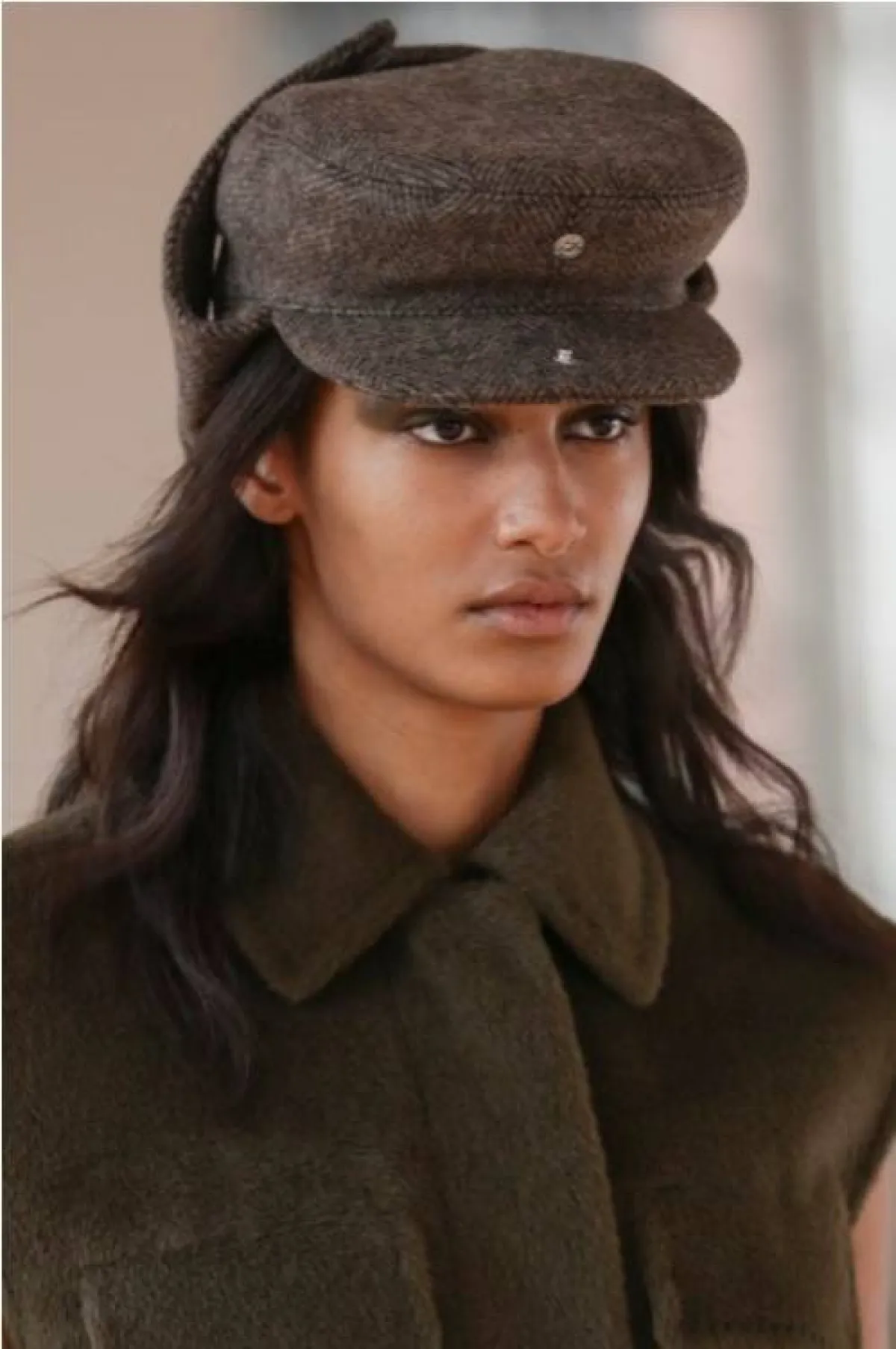 إكسسوار باللون البني من ماكس مارا  Max Mara