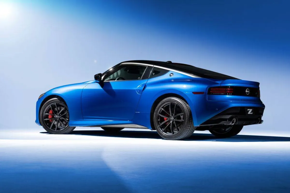 نيسان تطلق أيقونتها الرياضية Z GT500