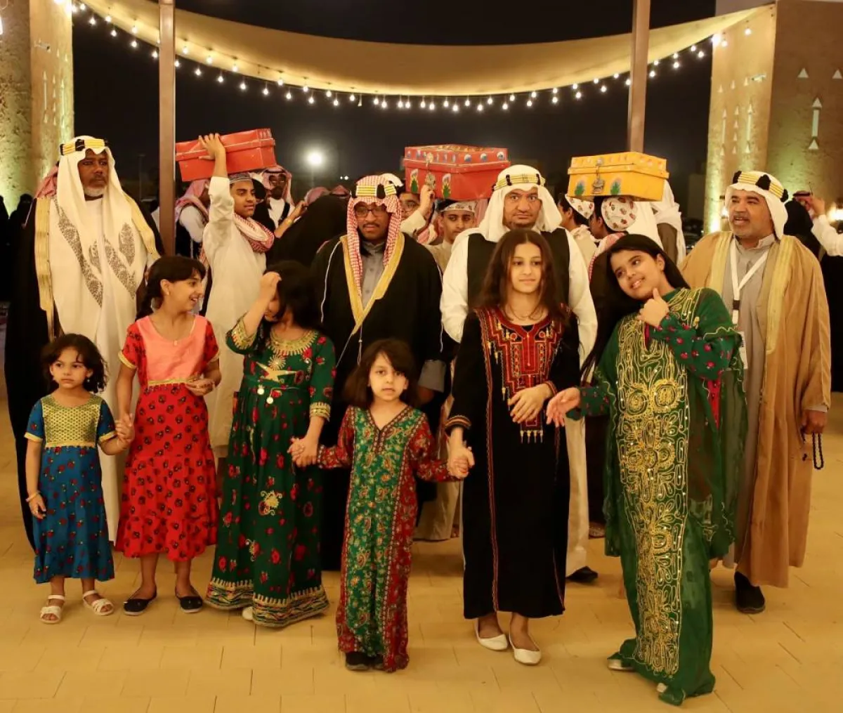 عروض شعبية متجولة