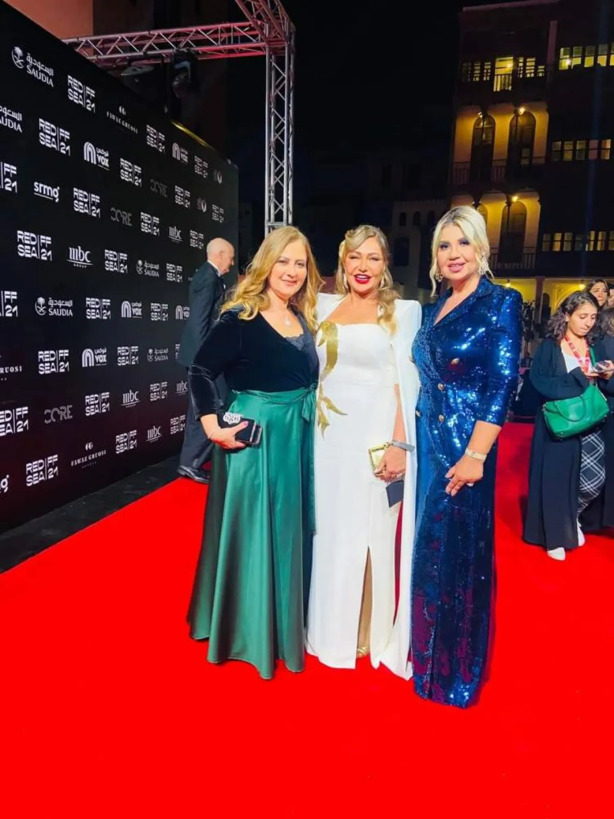 ليلى علوي وبوسي شلبي من على السجادة الحمراء للمهرجان - الصورة من حساب المهرجان على فيسبوك