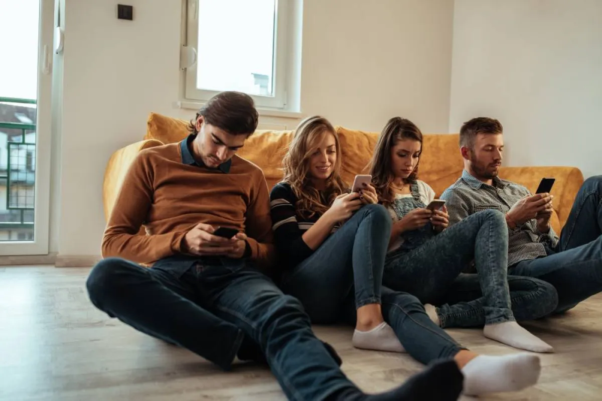 الامتناع عن استعمال الهاتف المحمول في التجمعات العائلية