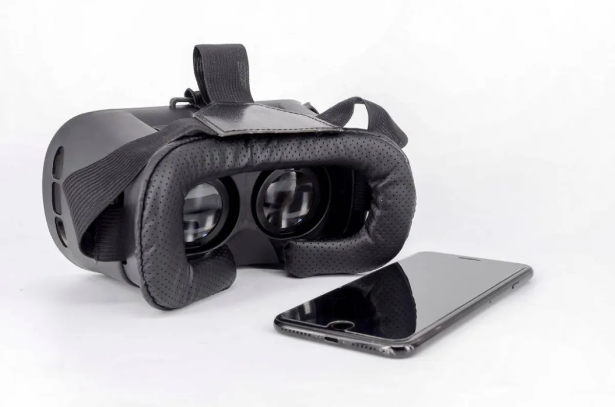   الواقع الافتراضي والمعزز