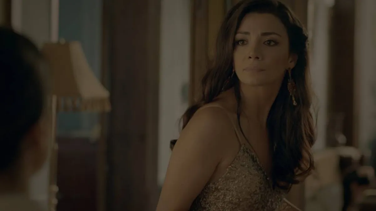 سيرينا الشامي في مسلسل الزيارة - الصورة من المسؤول الإعلامي لمجموعة الـmbc