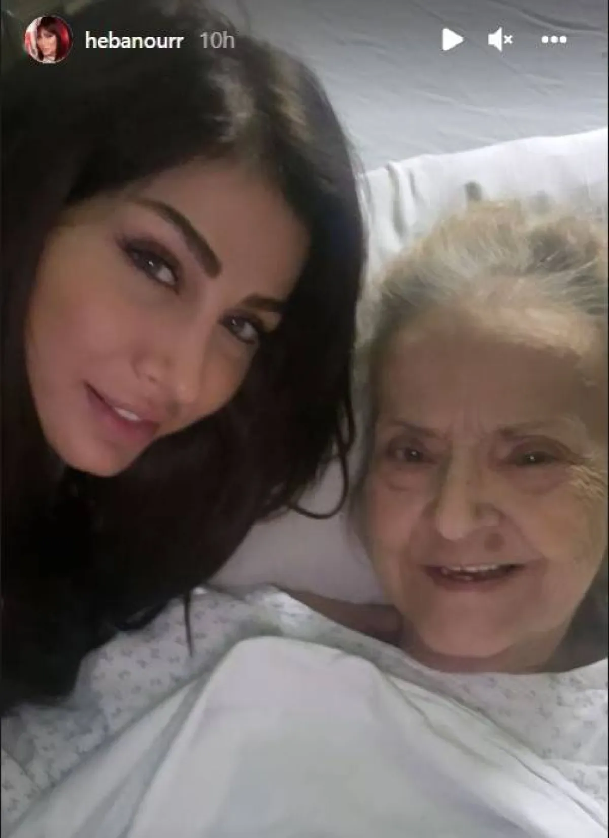 هبة نور و انطوانيت نجيب - الصورة من ستوري حساب هبة على انستغرام